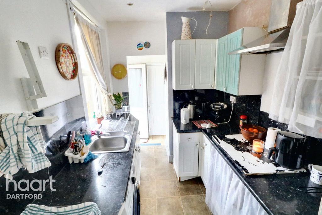 Gordon Road, Dartford 2 bed terraced house for sale £325,000