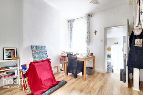 2 bedroom terraced house for sale, Gordon Road, Dartford