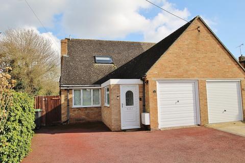 2 bedroom semi-detached bungalow for sale, Common Road, North Leigh, OX29