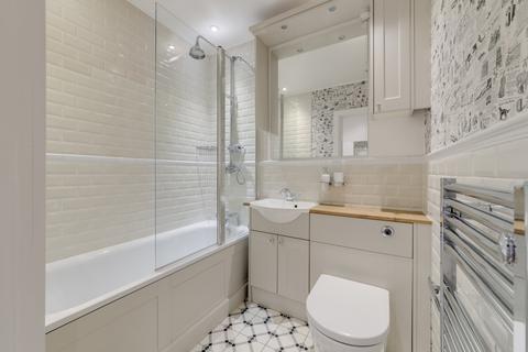 2 bedroom flat for sale, Parkway, Camden, London