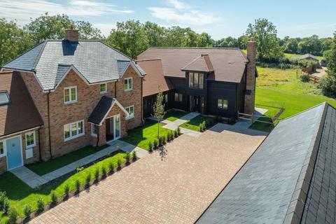 4 bedroom link detached house for sale, Byers Lane, Godstone RH9