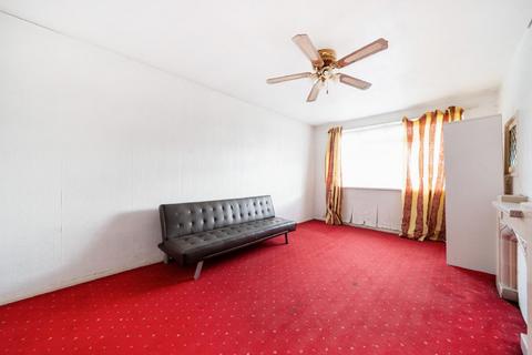 2 bedroom maisonette for sale, Longford Avenue, Southall