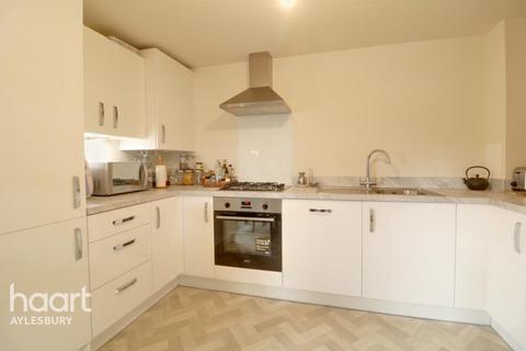 2 bedroom flat to rent, Bellingham Way, Aylesbury