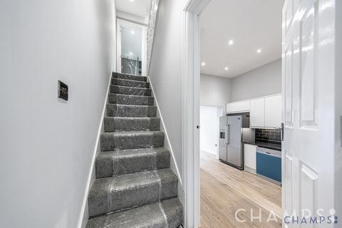 4 bedroom semi-detached house to rent, Mascotte Road, London, SW15