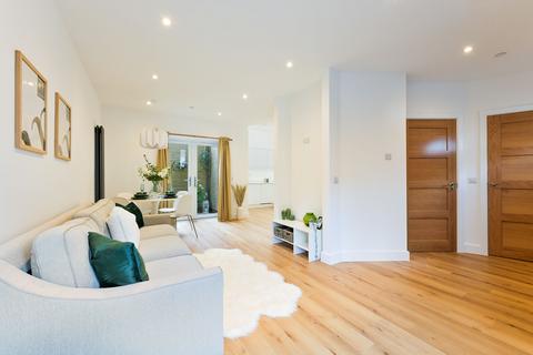 2 bedroom end of terrace house for sale, Goschen Mews, South Croydon