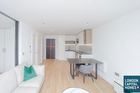 Studio to rent, Fairbank House, 13 Beaufort Square, London NW9