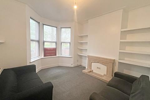 4 bedroom terraced house to rent, Chatsworth Road, London E5
