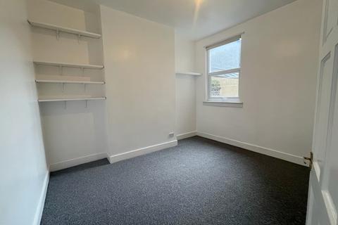 4 bedroom terraced house to rent, Chatsworth Road, London E5