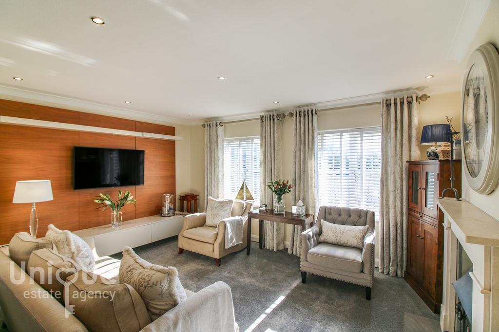 Seaton Crescent, Lytham St. Annes, FY8 4 bed detached house for sale