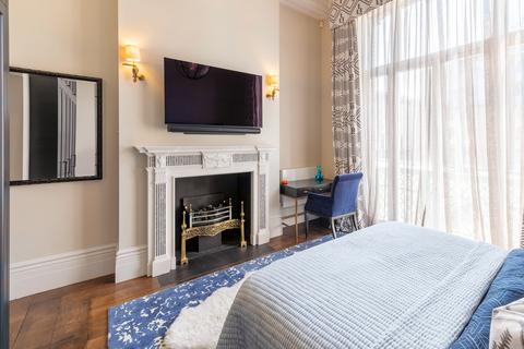 4 bedroom apartment for sale, Ennismore Gardens, London SW7