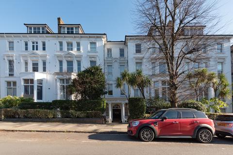 4 bedroom apartment to rent, Belsize Grove, London, NW3