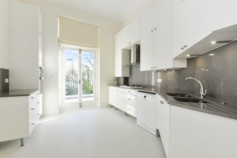 4 bedroom apartment to rent, Belsize Grove, London, NW3