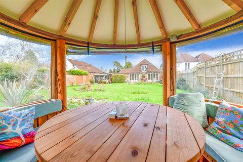 Moldavia, 9 Whitstable Road, Blean, Canterbury, CT2 9EA