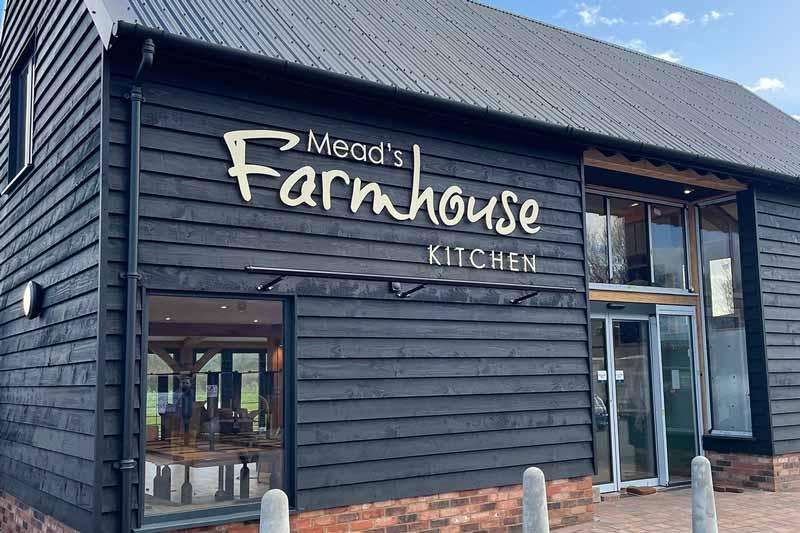 Farmhouse kitchen feat