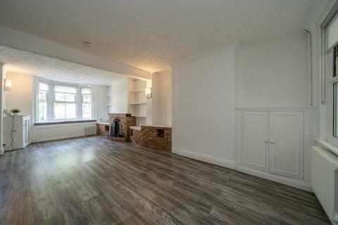 3 Glenview Gardens, Hemel Hempstead, HP1 1TF