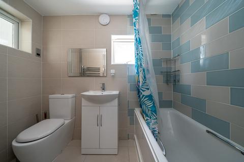3 Glenview Gardens, Hemel Hempstead, HP1 1TF