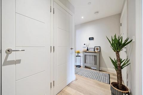 1 bedroom flat for sale, Weavers Court,  Montmorency Gardens,  London,  N11,  N11