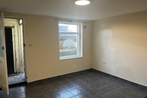 1 bedroom flat to rent, London Road