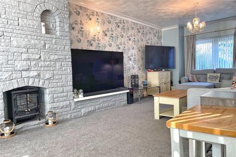 4 bedroom semi-detached house for sale, St. Georges Square, Chadderton, Oldham, Greater Manchester, OL9
