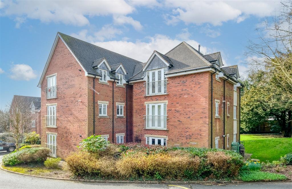 Birchfield Road, heath, Redditch... 2 bed flat for sale £149,950