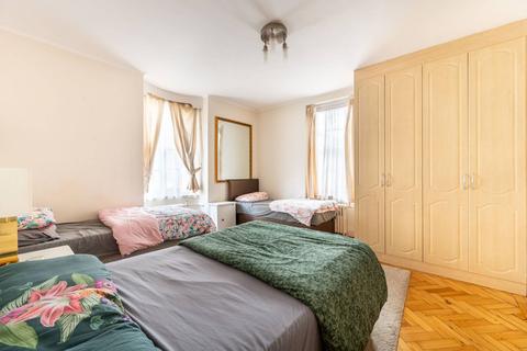 2 bedroom flat for sale, Princess Court, Queensway, London, W2