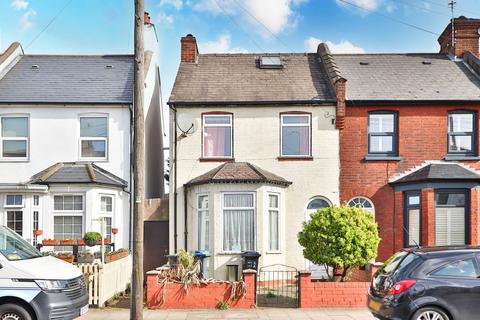 2 bedroom end of terrace house for sale, South Lane, New Malden