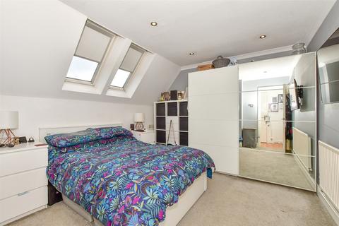 1 bedroom flat for sale, Box Close, Laindon, Basildon, Essex