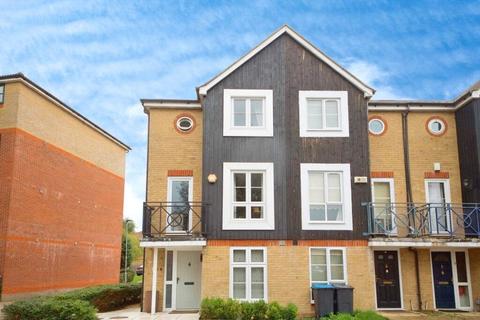 29 Thorneycroft Drive, Enfield, EN3 6UZ
