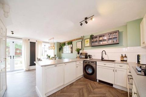 29 Thorneycroft Drive, Enfield, EN3 6UZ