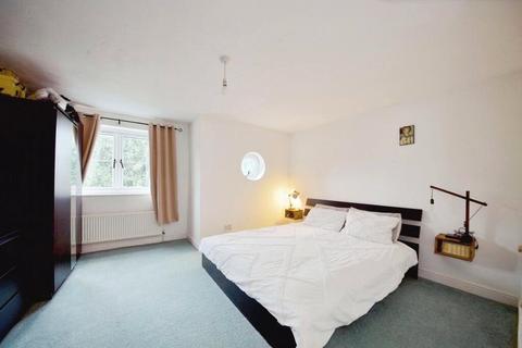 29 Thorneycroft Drive, Enfield, EN3 6UZ