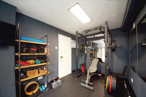 29 Thorneycroft Drive, Enfield, EN3 6UZ