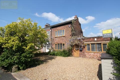 4 bedroom cottage for sale, Davyhulme Road, Davyhulme