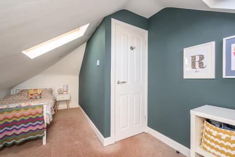 35 Corbiehill Crescent, Edinburgh, EH4 5BE