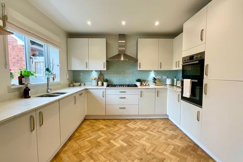 8 Gordon Road, Blythe Bridge, Stoke-on-trent, ST11 9FJ