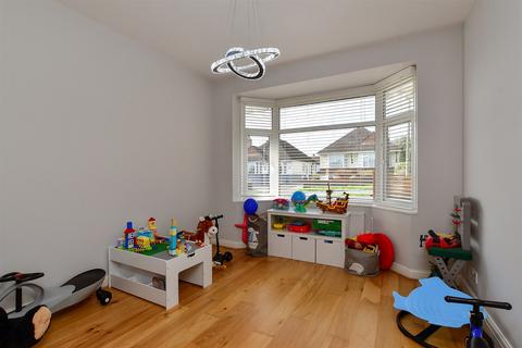 76 Overhill, Southwick, Brighton, BN42 4WJ