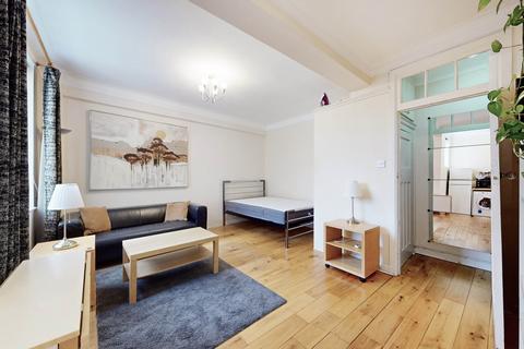 Studio to rent, Mortimer Court, Abbey Road, London, NW8