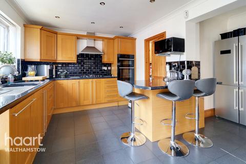 219 Boundary Road, London, E17 8NG