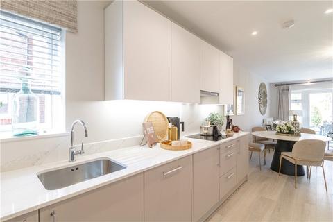2 bedroom apartment for sale - Langley Road, Staines-upon-Thames, Surrey