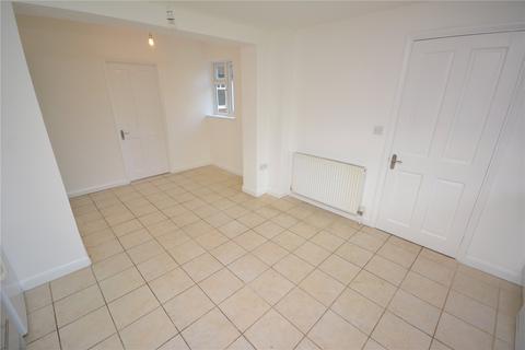 3 bedroom semi-detached house to rent - Good Easter, CM1