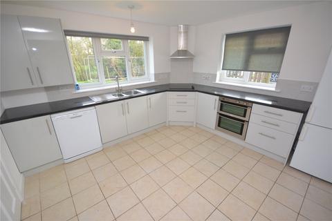 3 bedroom semi-detached house to rent, Good Easter, CM1
