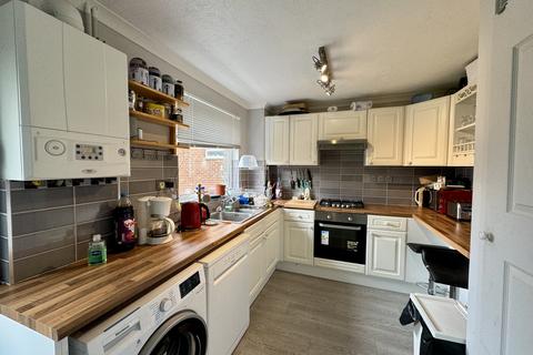10 Badlesmere Road, Eastbourne, BN22 8TL