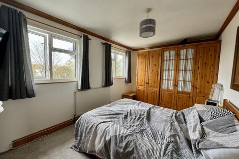 10 Badlesmere Road, Eastbourne, BN22 8TL