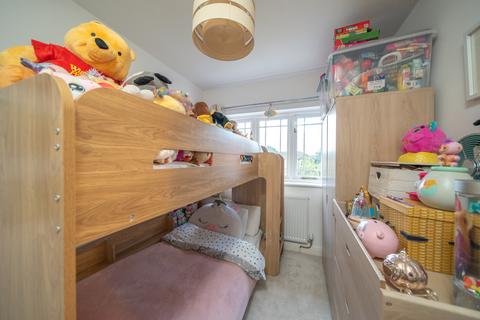 12 Abingdon Close, Macclesfield, SK11 8TT