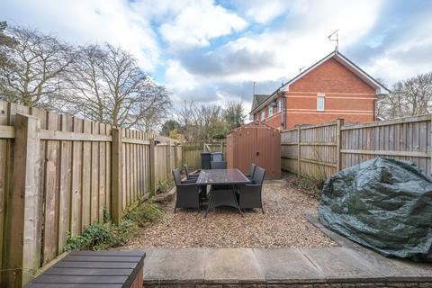 12 Abingdon Close, Macclesfield, SK11 8TT