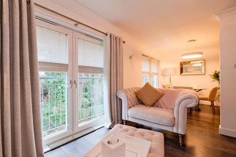 3 bedroom apartment for sale - Burnbank House, Burnpark Avenue, Uddingston