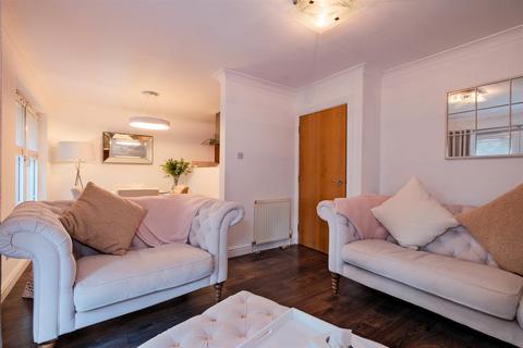 3 bedroom apartment for sale - Burnbank House, Burnpark Avenue, Uddingston