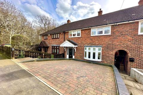 61 Tring Gardens, Romford, RM3 9EJ