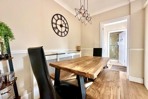 61 Tring Gardens, Romford, RM3 9EJ