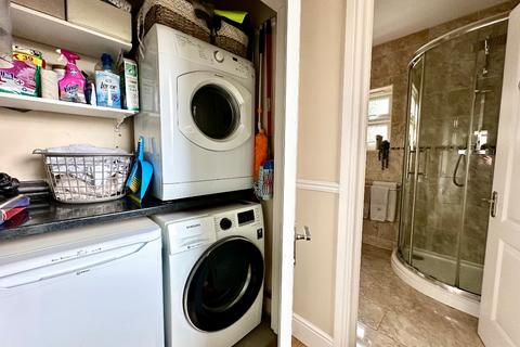 61 Tring Gardens, Romford, RM3 9EJ
