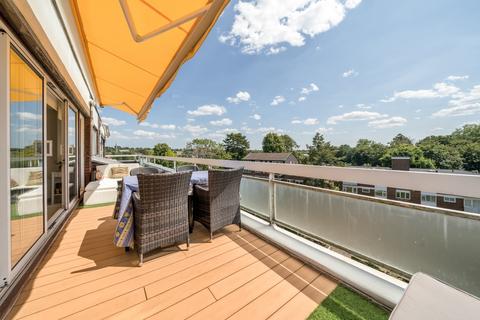 3 bedroom apartment for sale, Court Downs Road, Beckenham